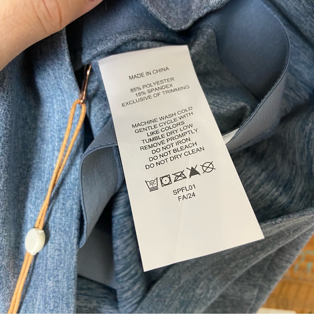 Quince NWT Flowknit Ultra Soft V-Neck Cropped Tank Size M Light Heather Blue - Picture 4 of 4